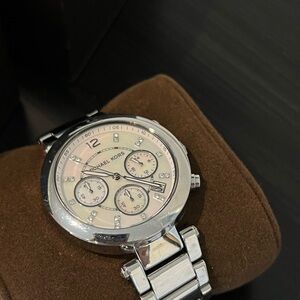 Michael Kors Mother of Pearl Silver Watch